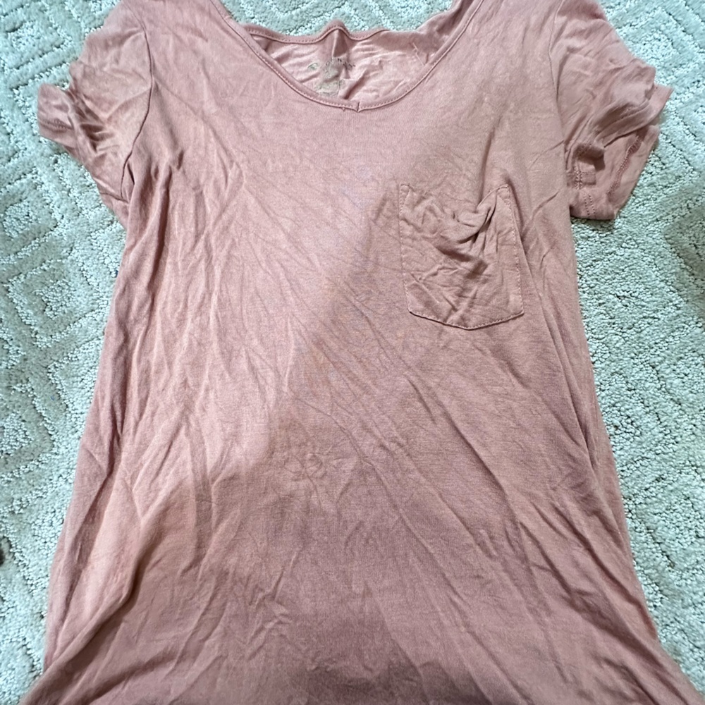 pink shirt